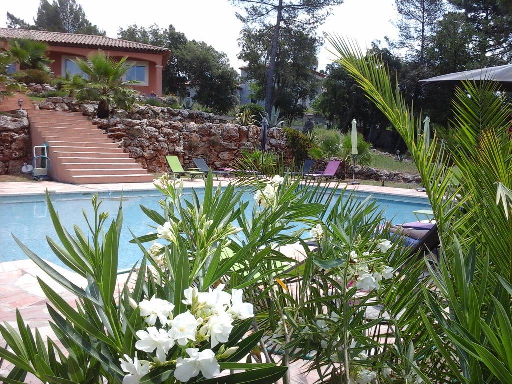 Mas Des Lys Hotel Roquebrune-sur-Argens Eksteriør billede